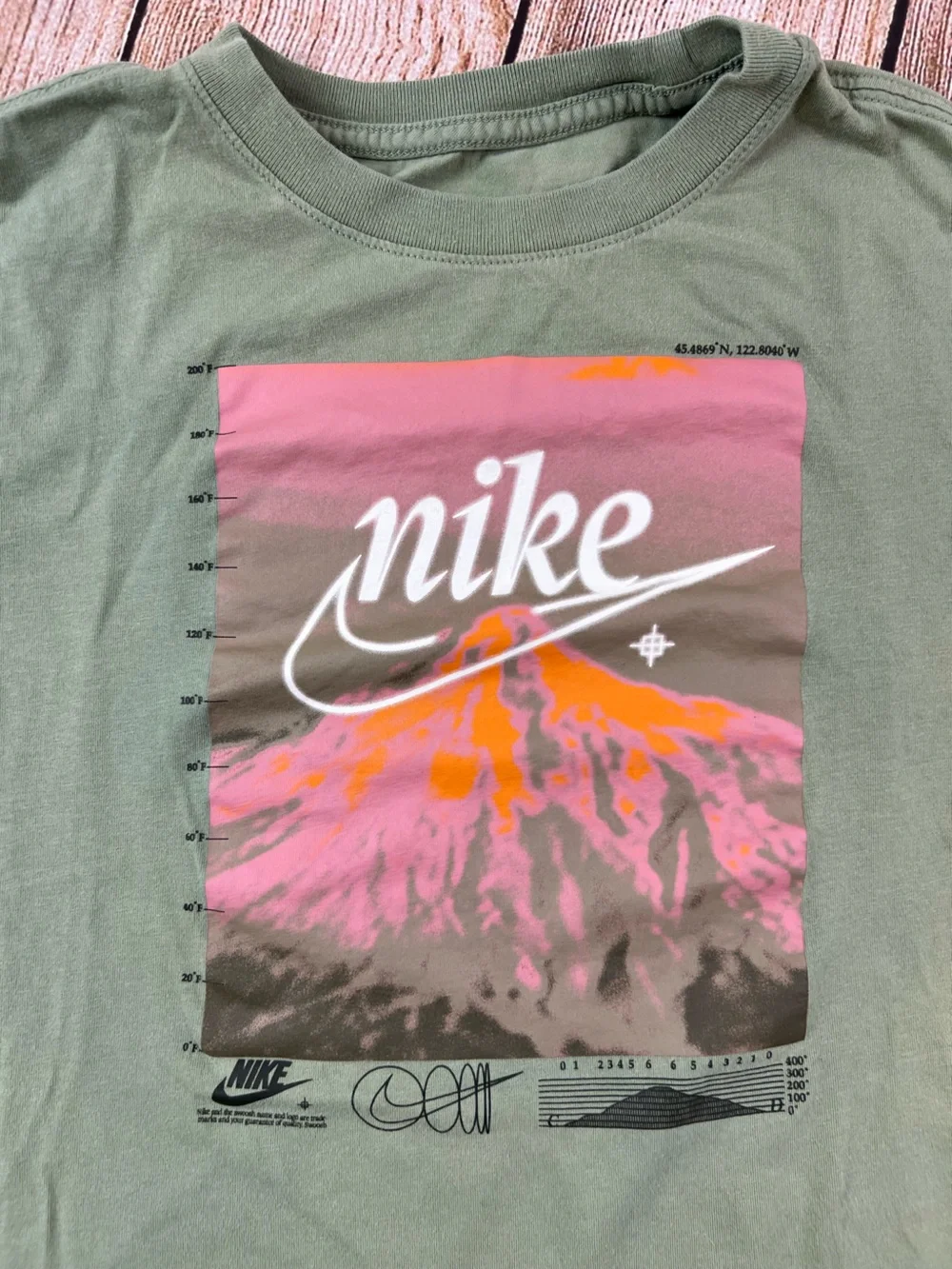 Nike Boys Youth Russell Wilson Green Cargo Pants & T Shirt Bundle Size Large